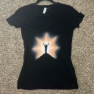 Dark Souls Solaire Praise the Sun! Sunbro V-Neck Tee Size S